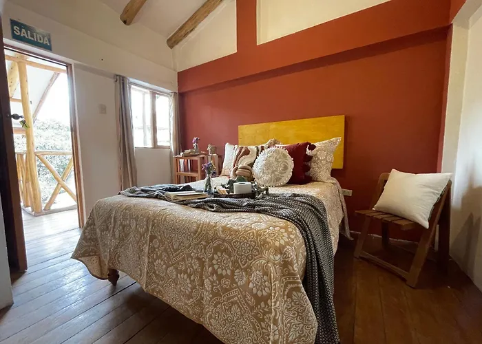 Casa Paqocha - & Garden - Shared Kitchen And Hot Water ゲストハウス ウルバンバ