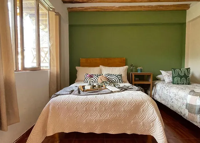 ゲストハウス Casa Paqocha - & Garden - Shared Kitchen And Hot Water ウルバンバ